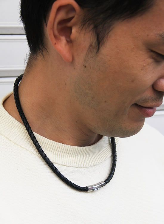 レザーのマイナスイオンネックレス『コランコラン粋（iki